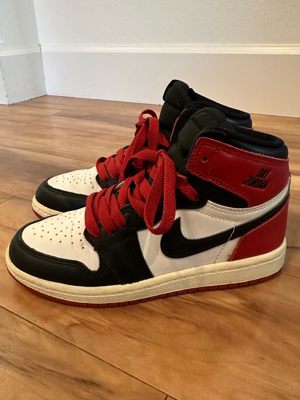 Air Jordan 1 Retro High OG Black Toe Reimagined kids 13C FD1412-